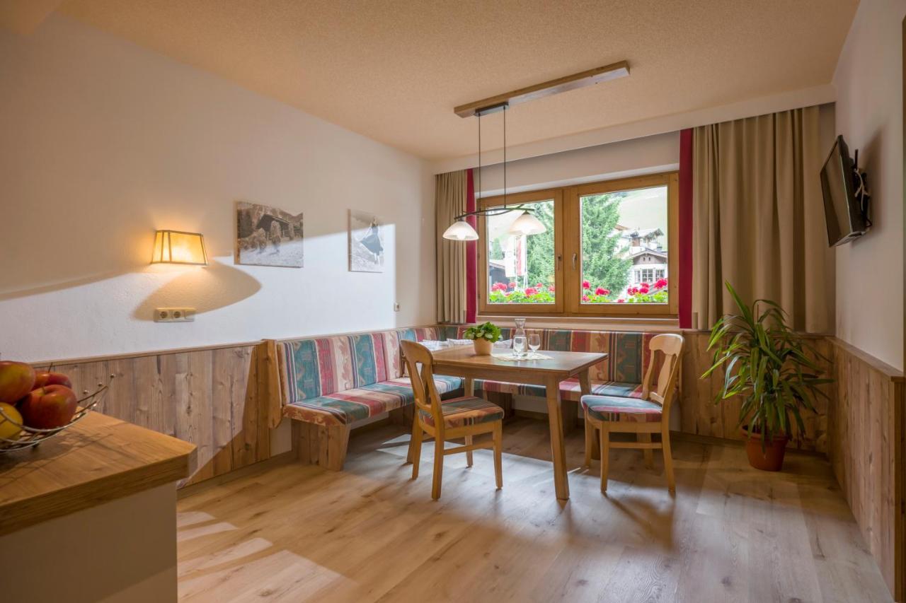 Hotel Pinzger 图克斯 外观 照片