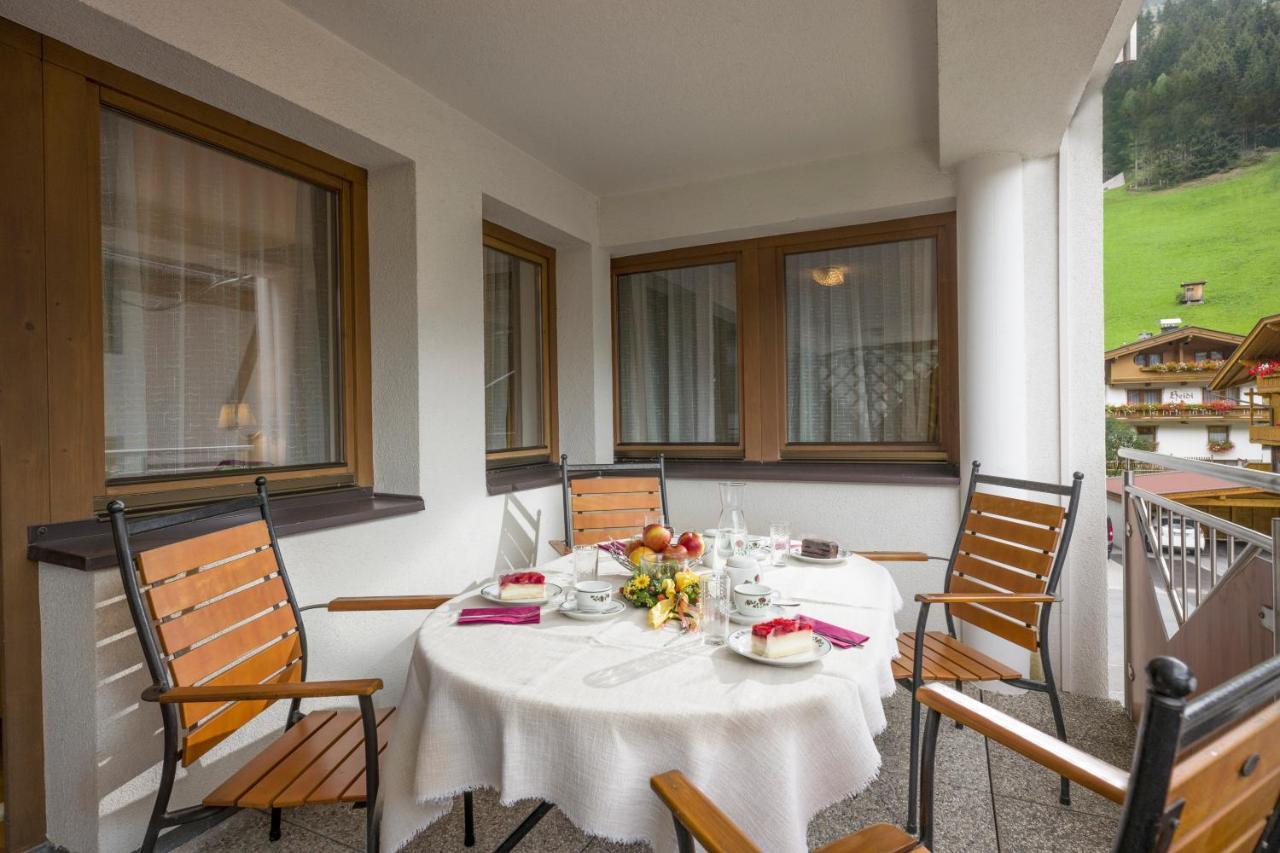 Hotel Pinzger 图克斯 外观 照片