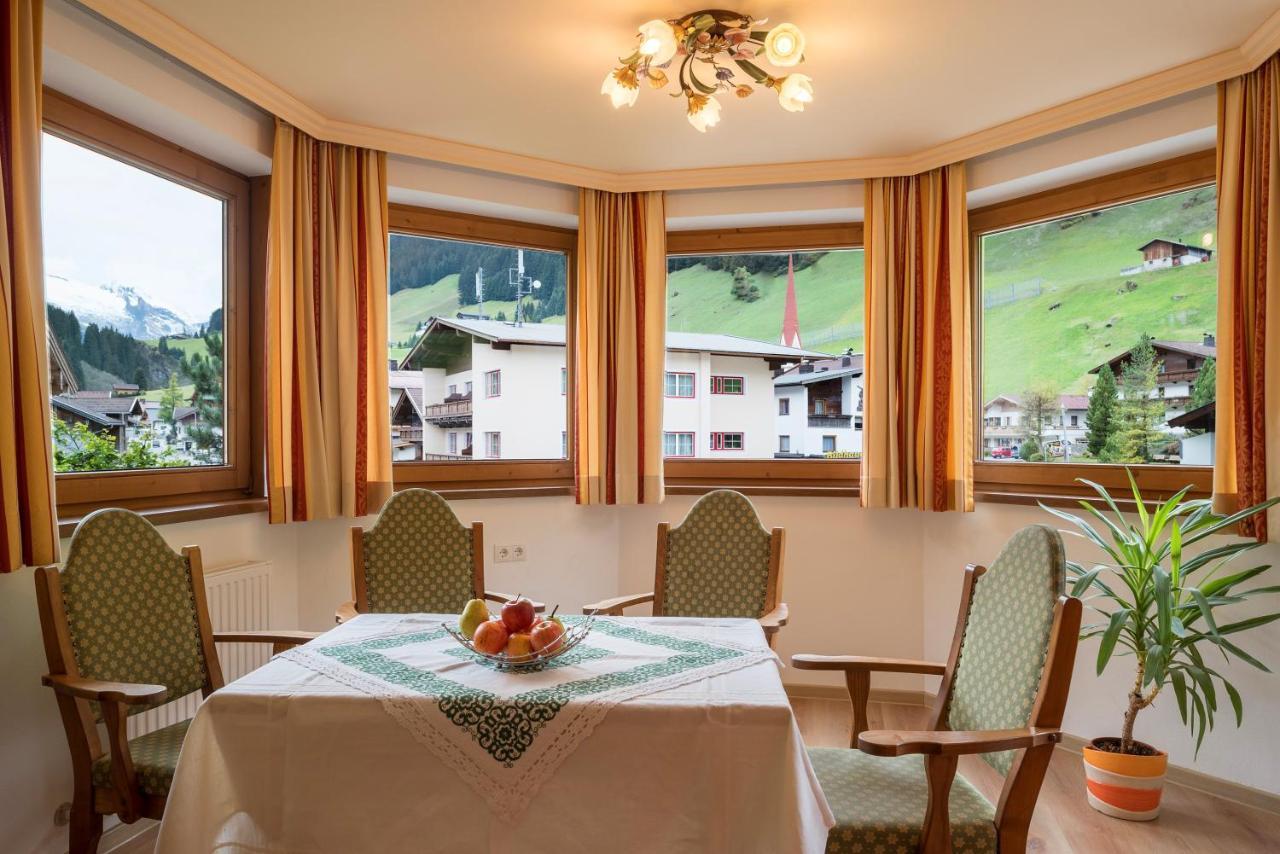 Hotel Pinzger 图克斯 外观 照片
