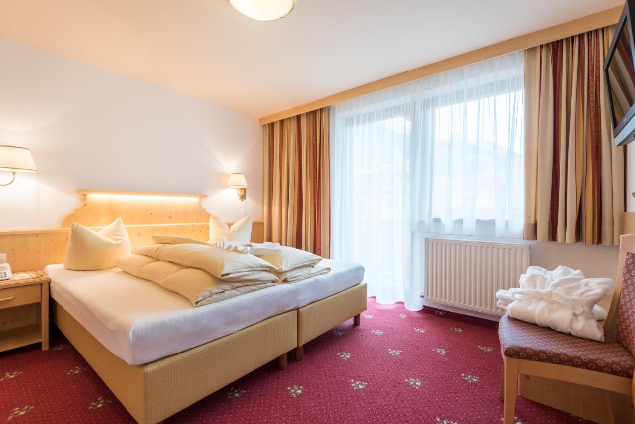Hotel Pinzger 图克斯 外观 照片
